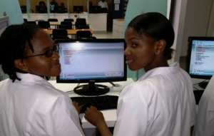 Future Pharmacy Technicians practice dispensing medicines using RxSolution at NMMU’s model pharmacy. Credit: J. Barry, NMMU
